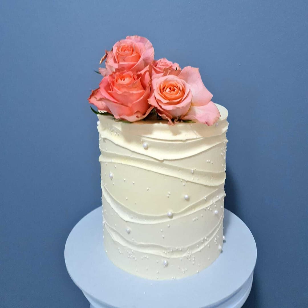 Wave Line Buttercream Cake